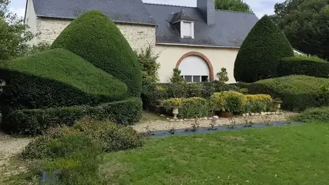 elagueur à Saint-Clément-de-la-Place - image 3