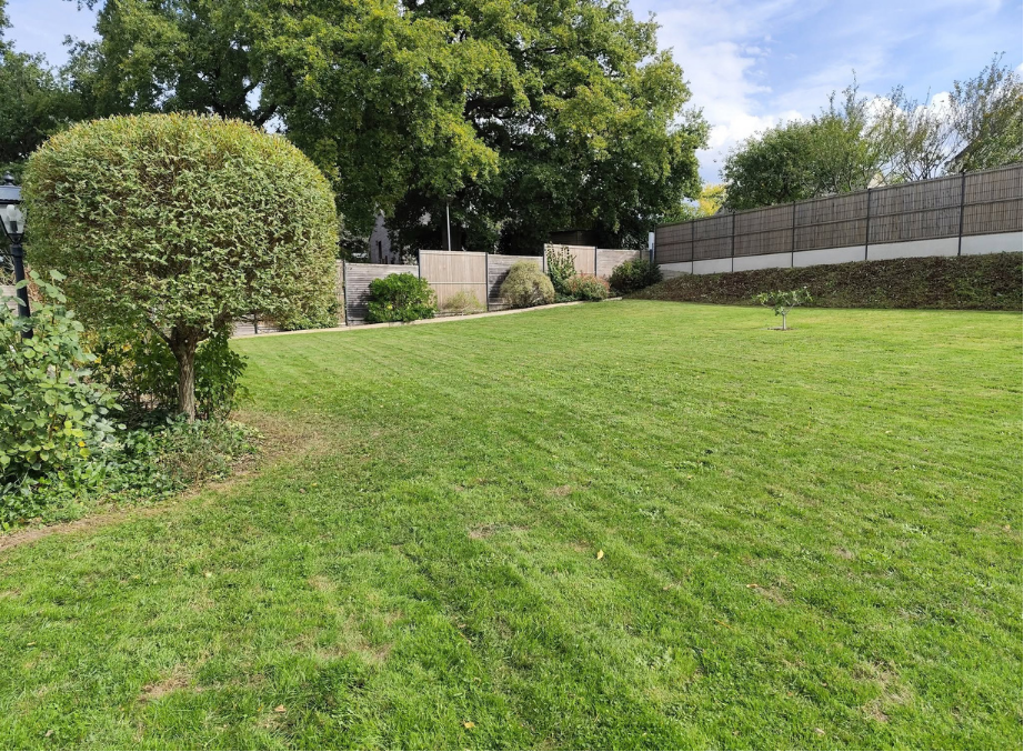 entretien des espaces verts saint clement de la place