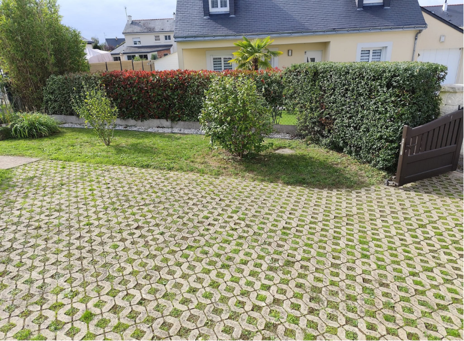 entretien des espaces verts saint clement de la place