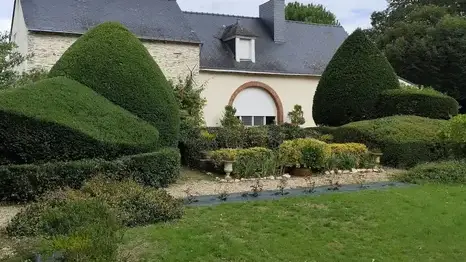 jardinier à Bécon-les-Granits - image 4